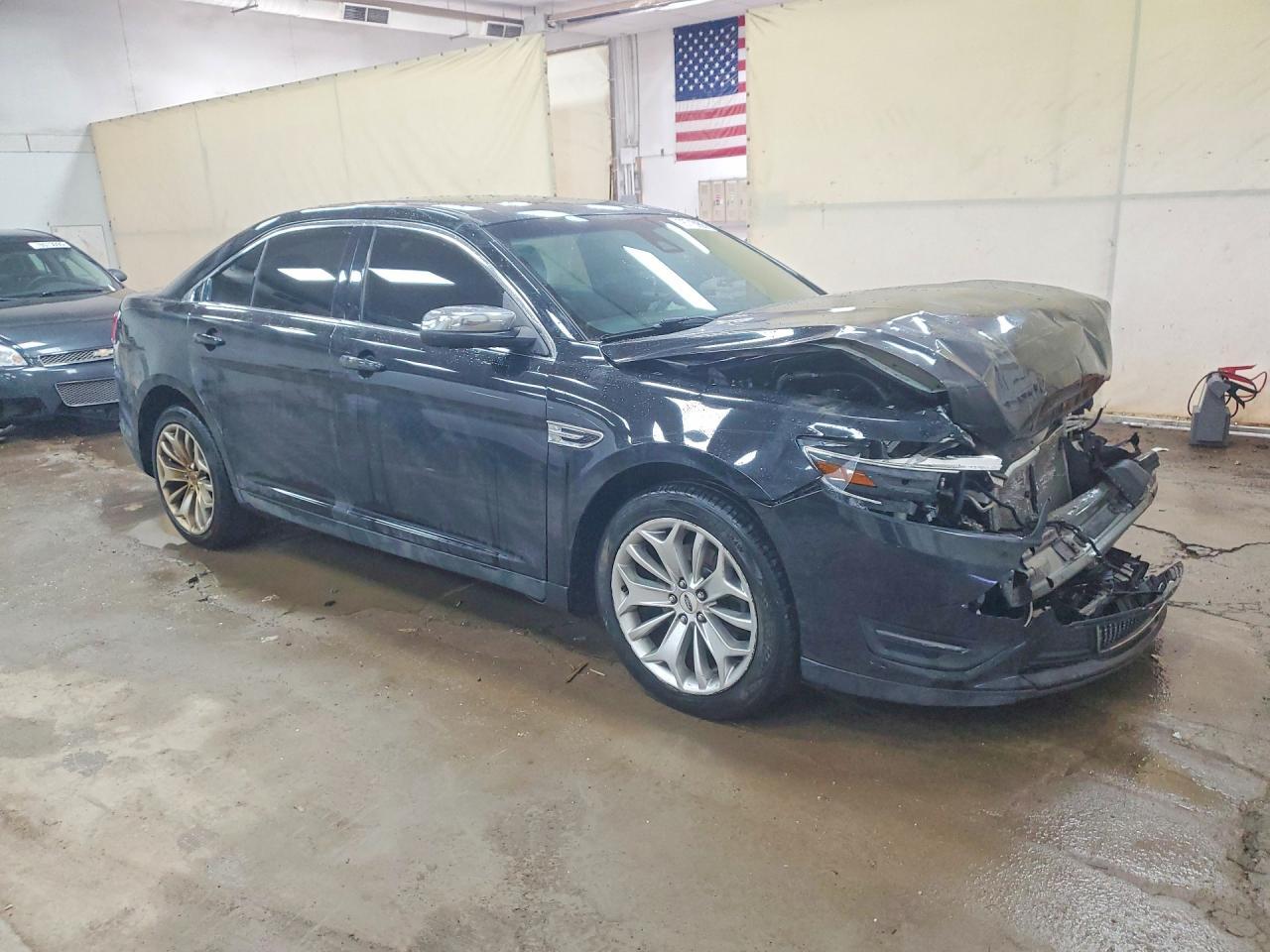 2019 Ford Taurus Limited - Фото 4