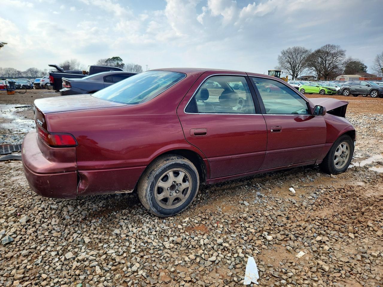 1999 Toyota Camry Le - Фото 3