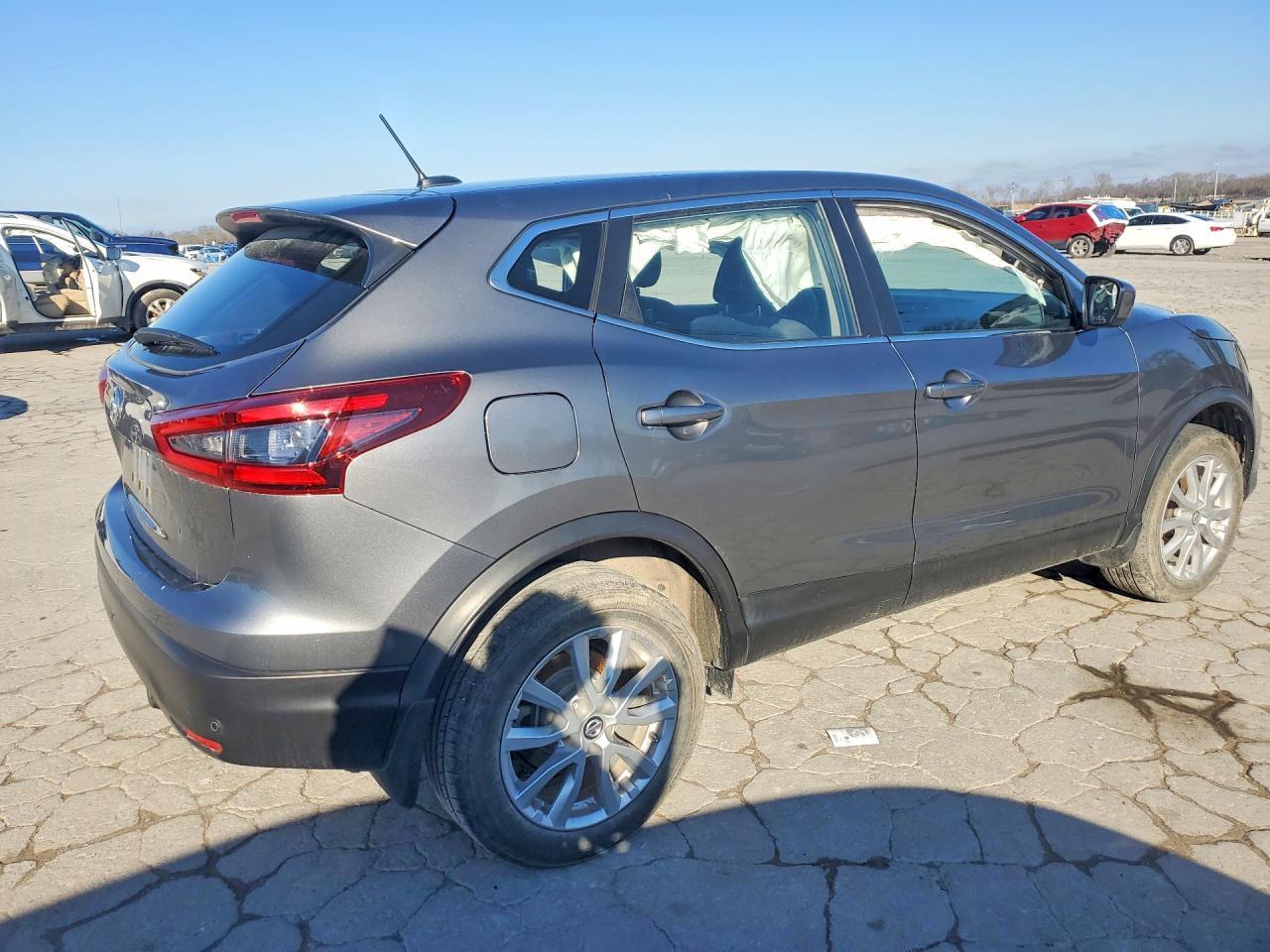 2021 Nissan Rogue Sport S - Фото 3
