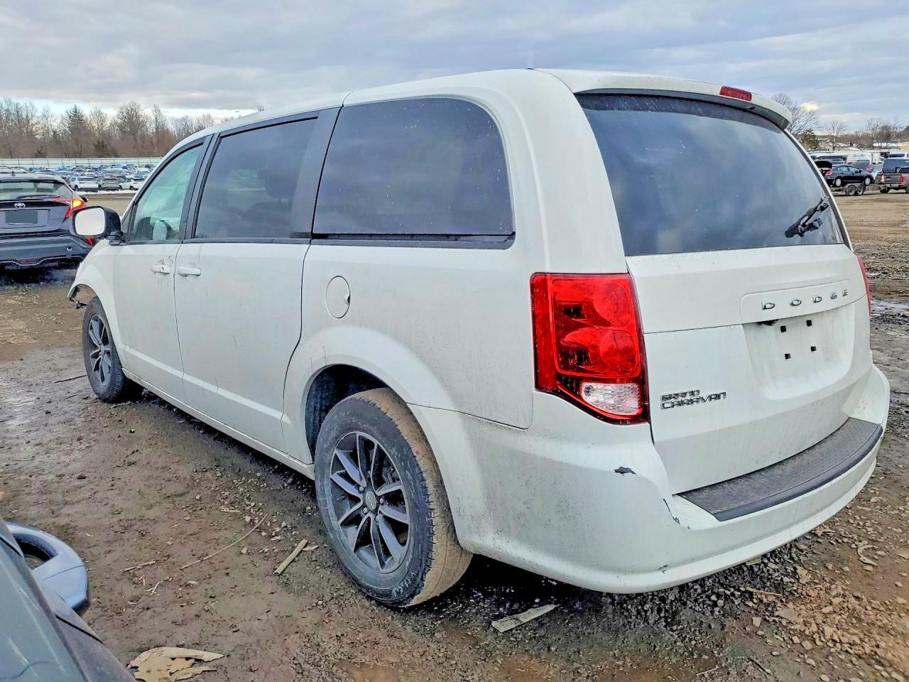 2018 Dodge Grand Caravan Se - Image 2