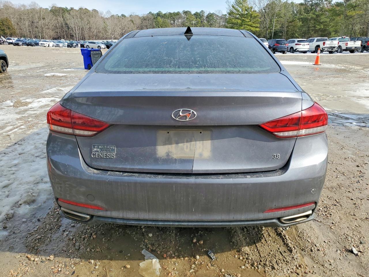 2016 Hyundai Genesis 3.8L - Фото 6