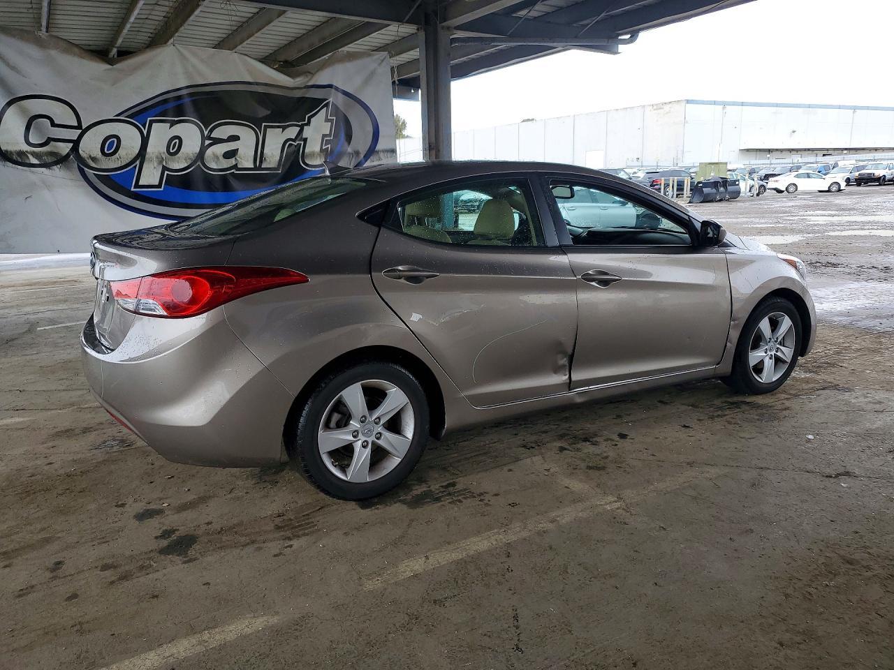 2013 Hyundai Elantra Gls - Фото 3