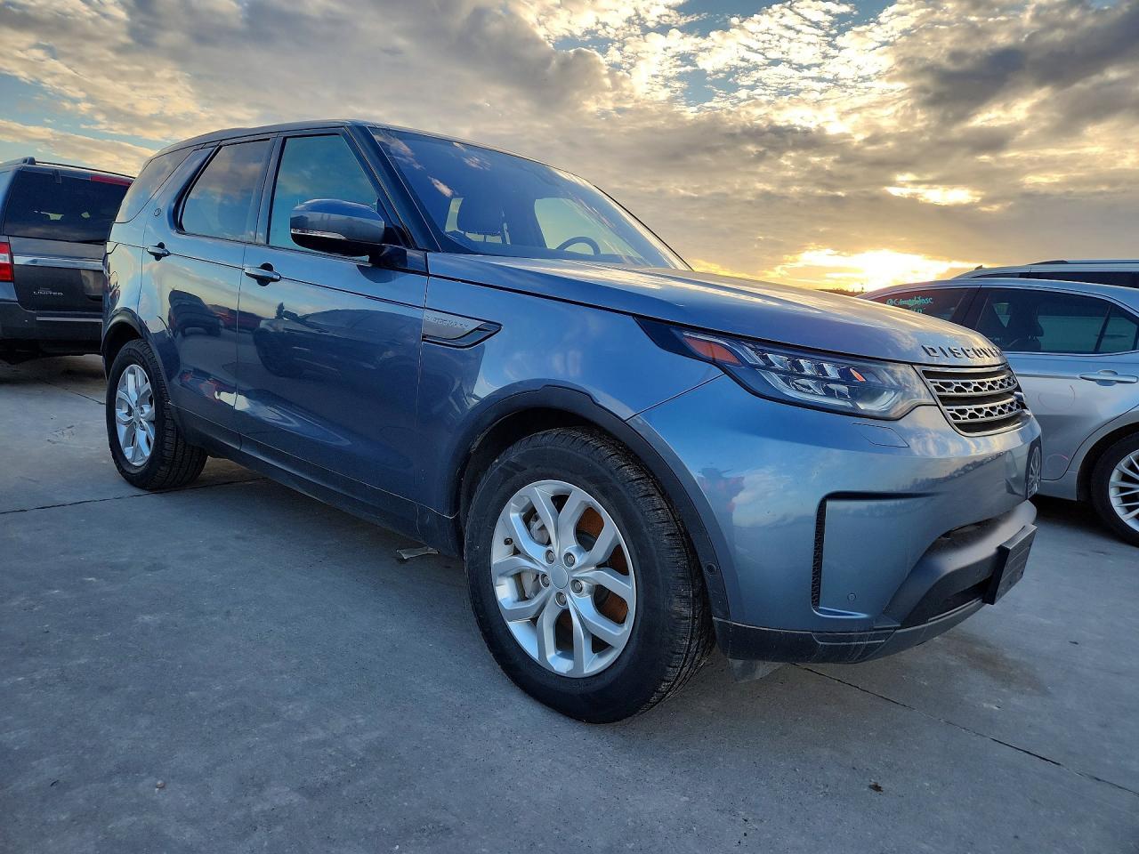 2020 Land Rover Discovery Se - Image 4