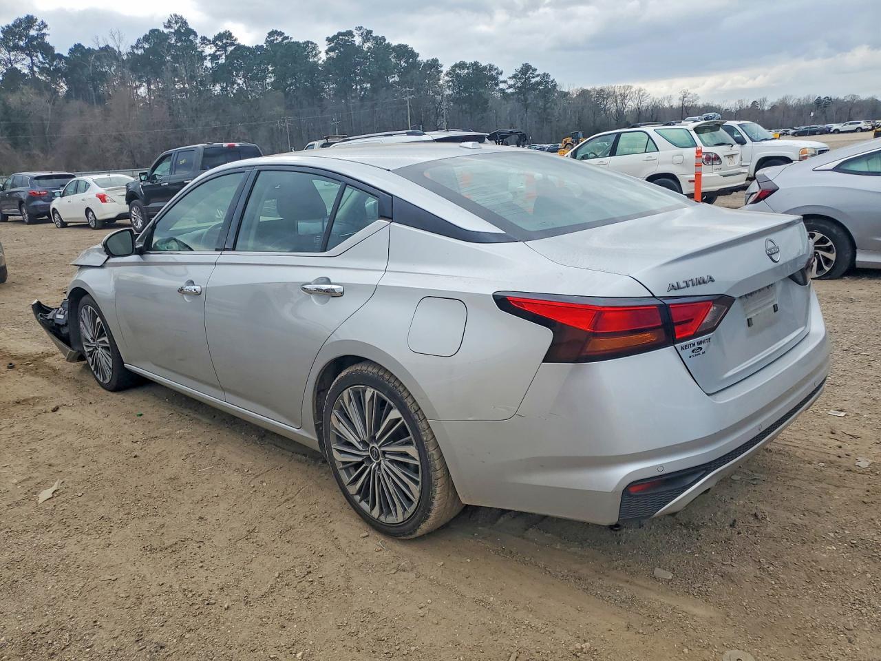 2023 Nissan Altima 2.5 Sl - Image 2