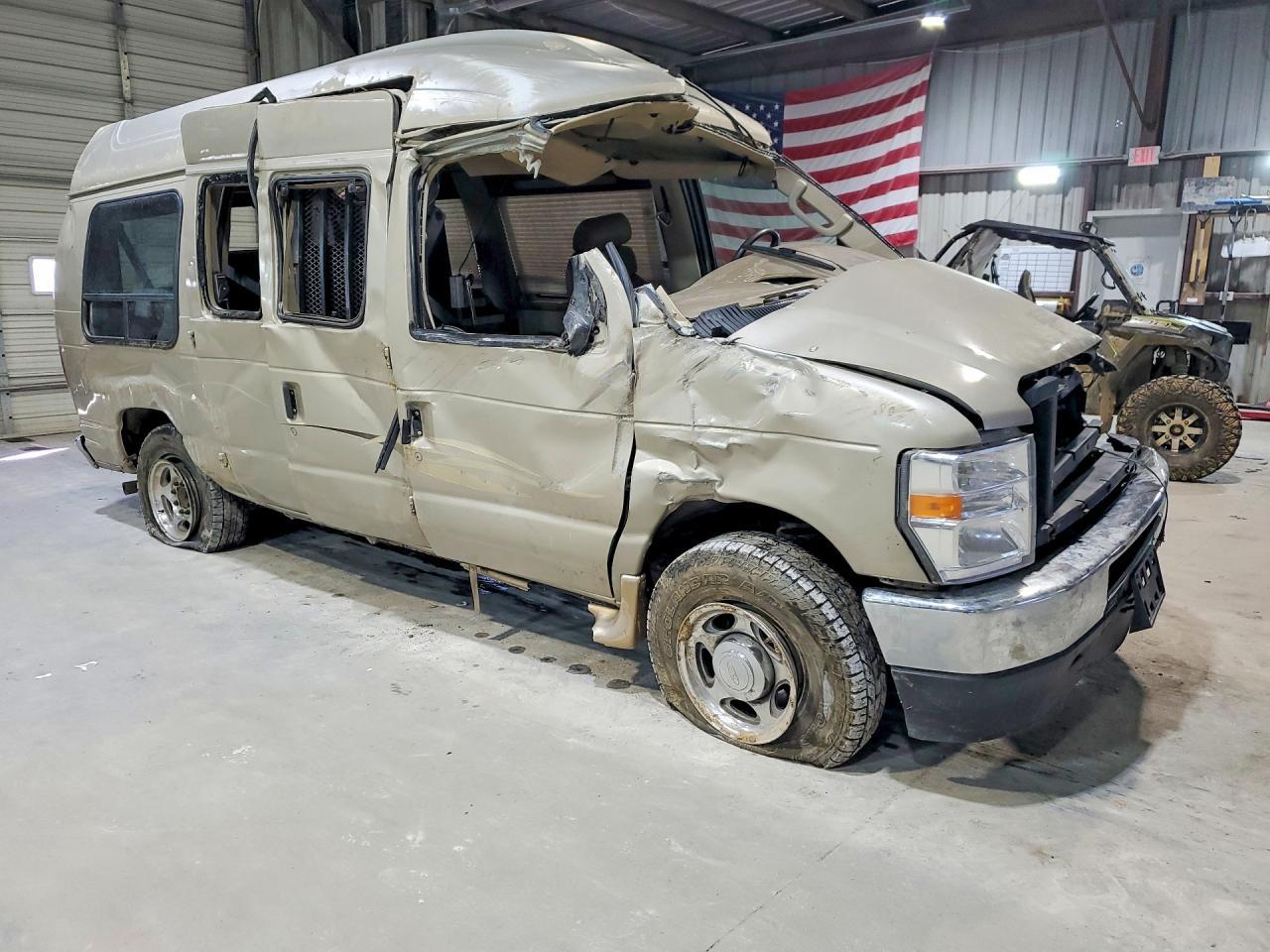 2008 Ford Econoline E250 Van - Фото 4