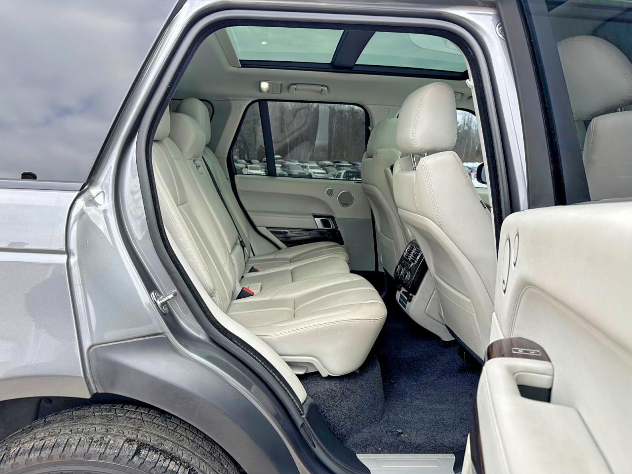 2017 Land Rover Range Rover - Image 5