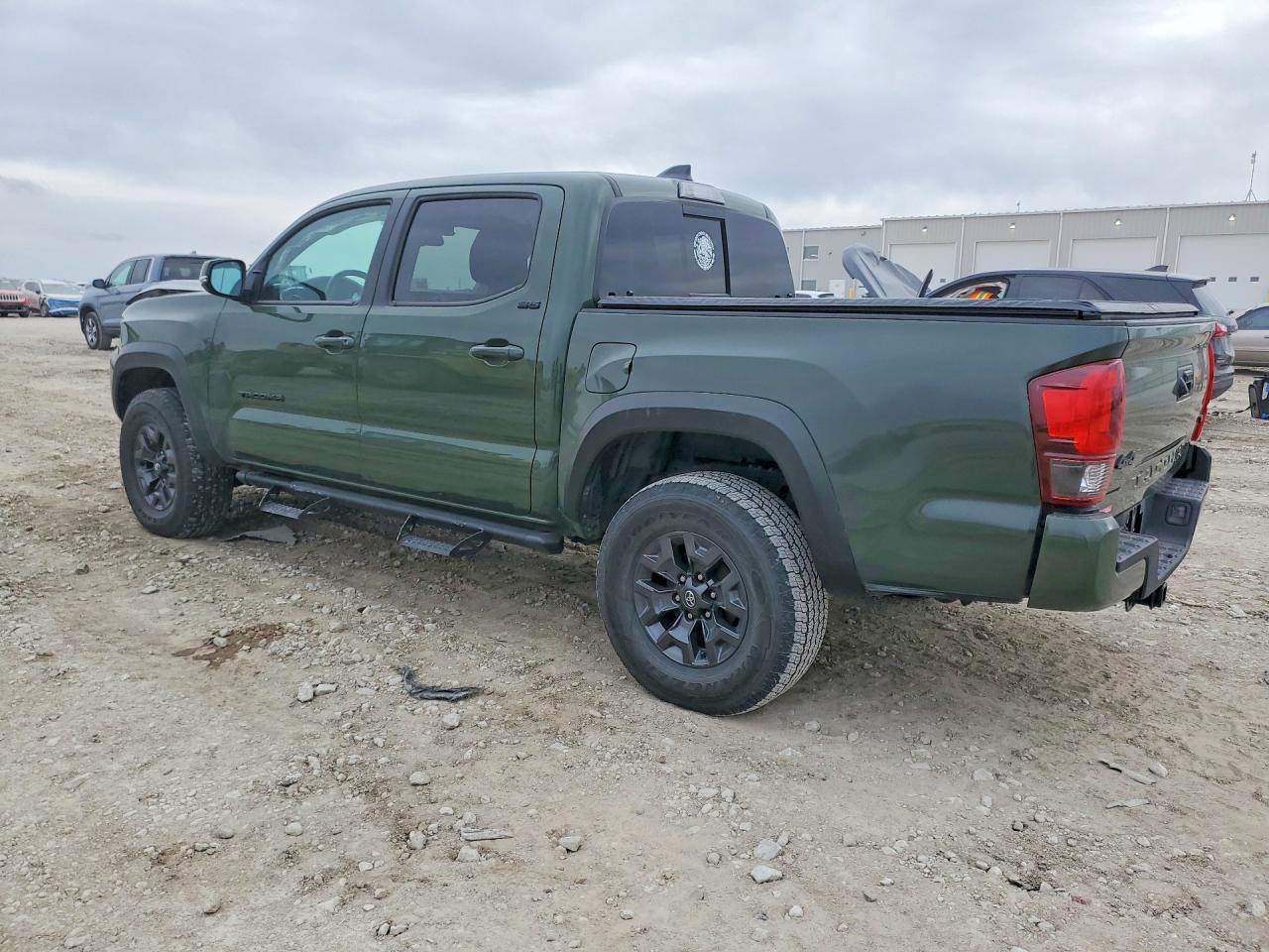 2021 Toyota Tacoma Double Cab - Фото 2