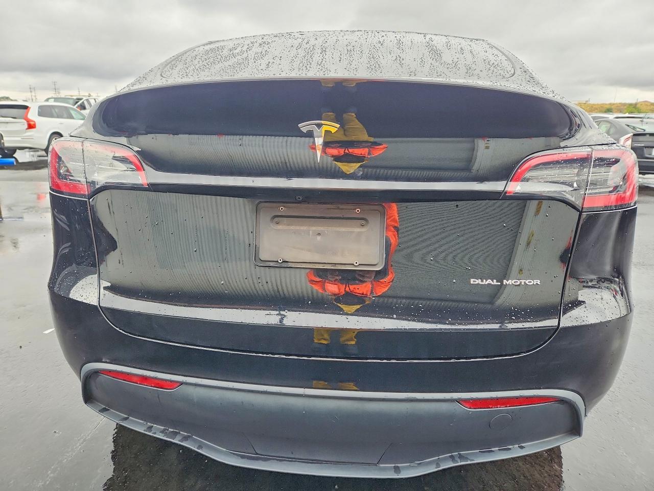 2023 Tesla Model Y - Image 6