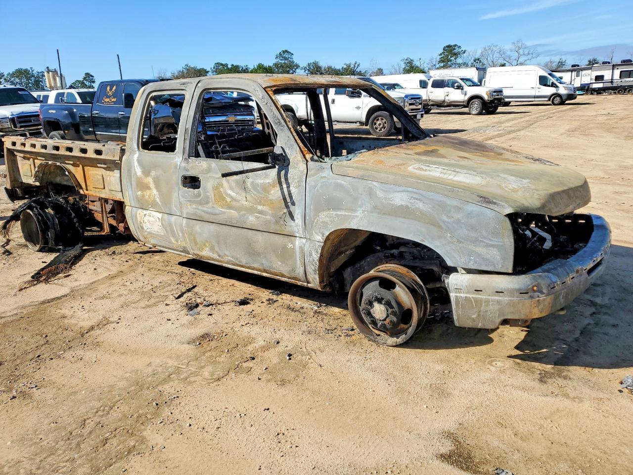 2007 Chevrolet Silverado 3500 4X4 L - Image 4