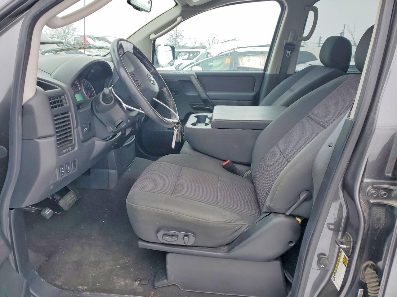 2009 Nissan Titan Xe - Image 7