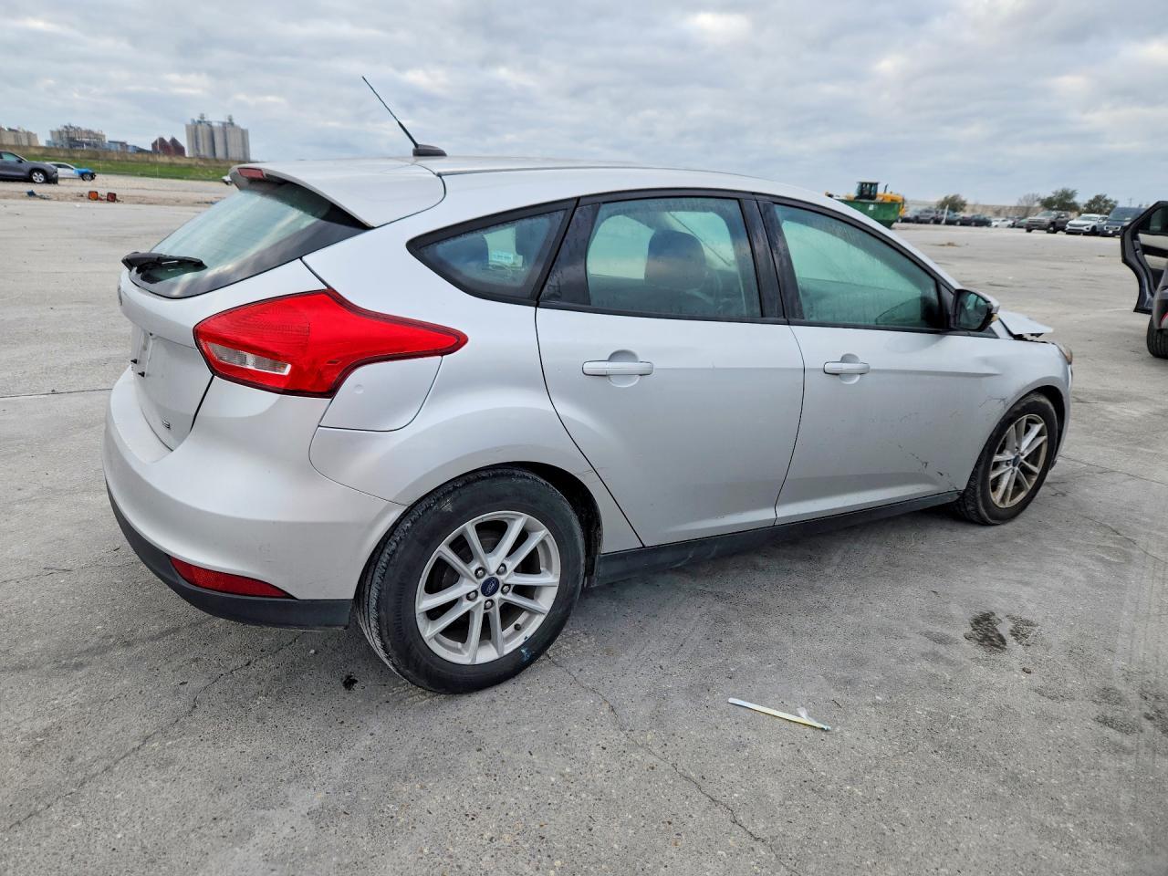 2017 Ford Focus Se - Фото 3