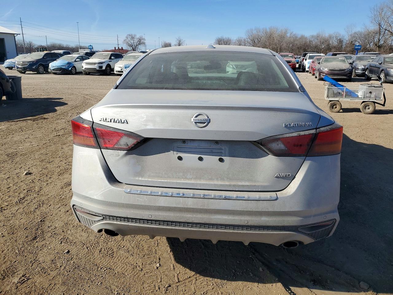 2021 Nissan Altima Platinum - Image 6