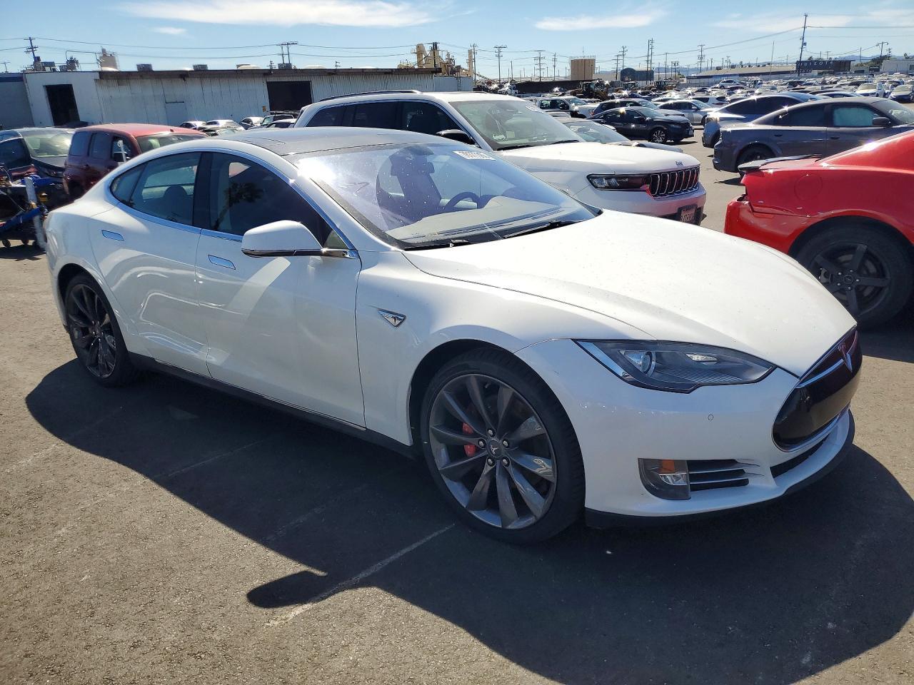 2014 Tesla Model S - Фото 4