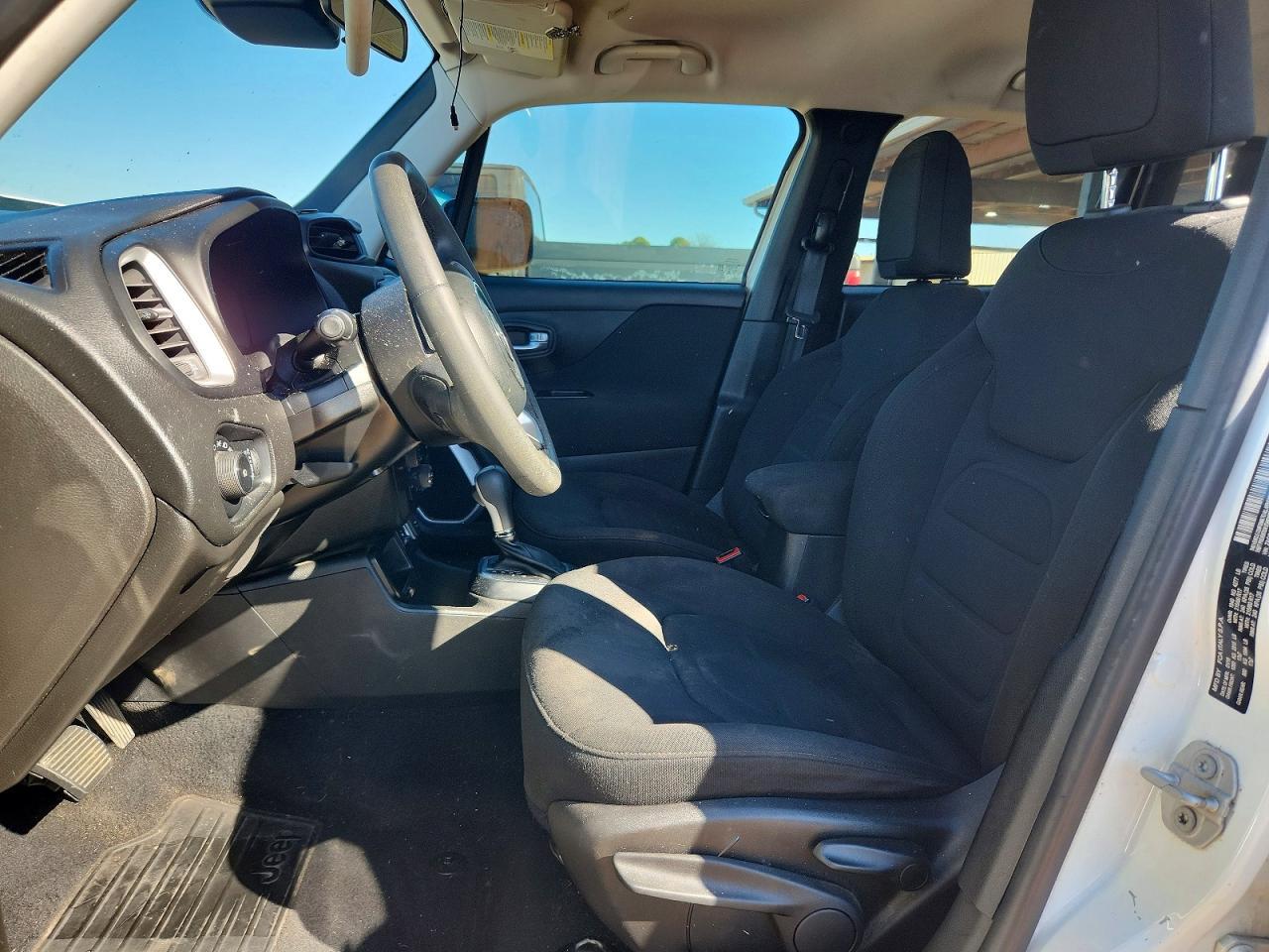2018 Jeep Renegade Latitude - Image 7
