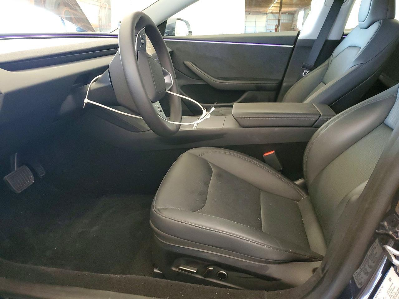 2025 Tesla Model 3 - Image 7