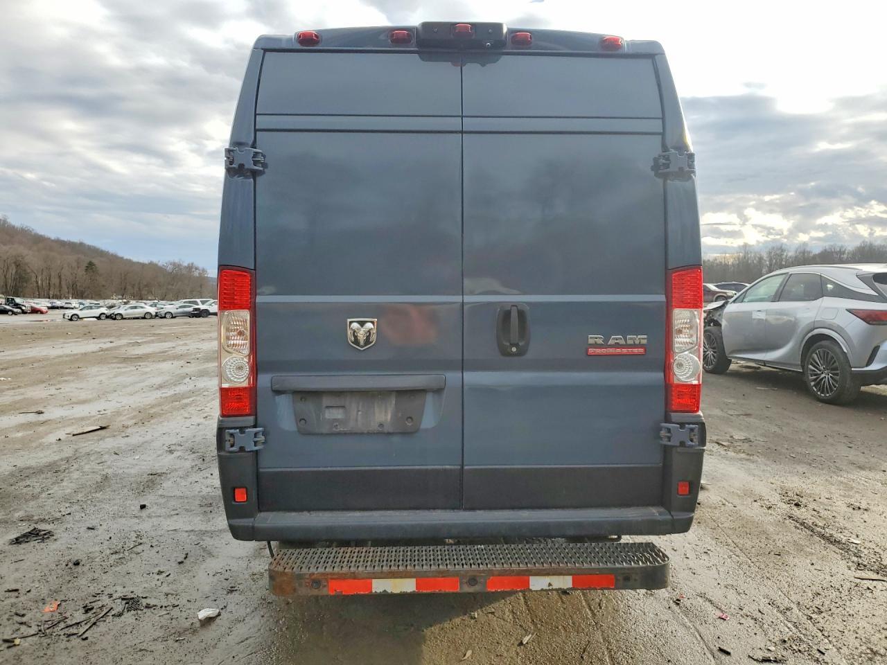 2020 Ram Promaster 3500 Delivery Van - Фото 6