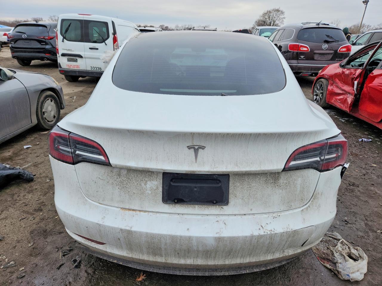 2023 Tesla Model 3 - Фото 6