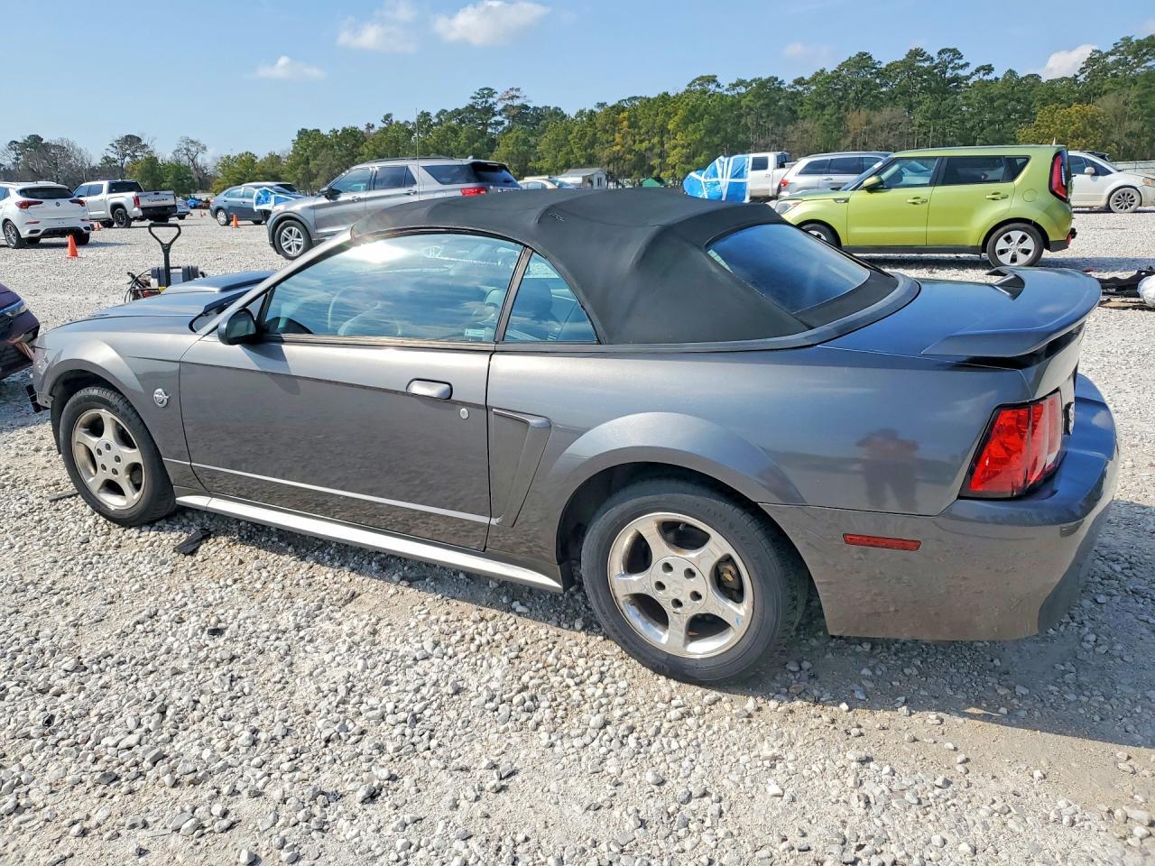 2004 Ford Mustang - Image 2
