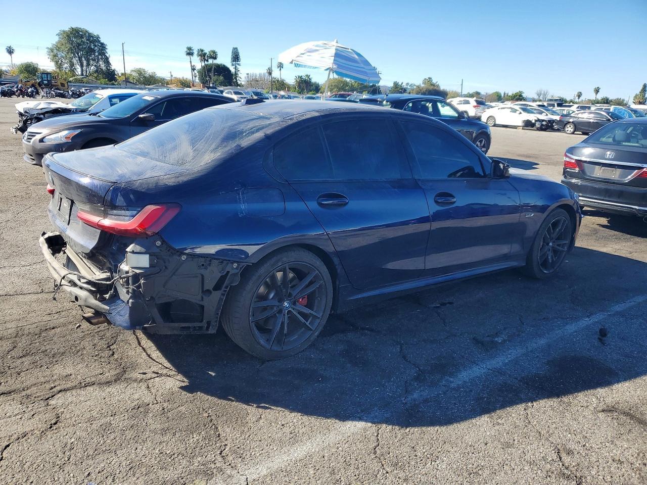 2023 BMW 330E - Фото 3