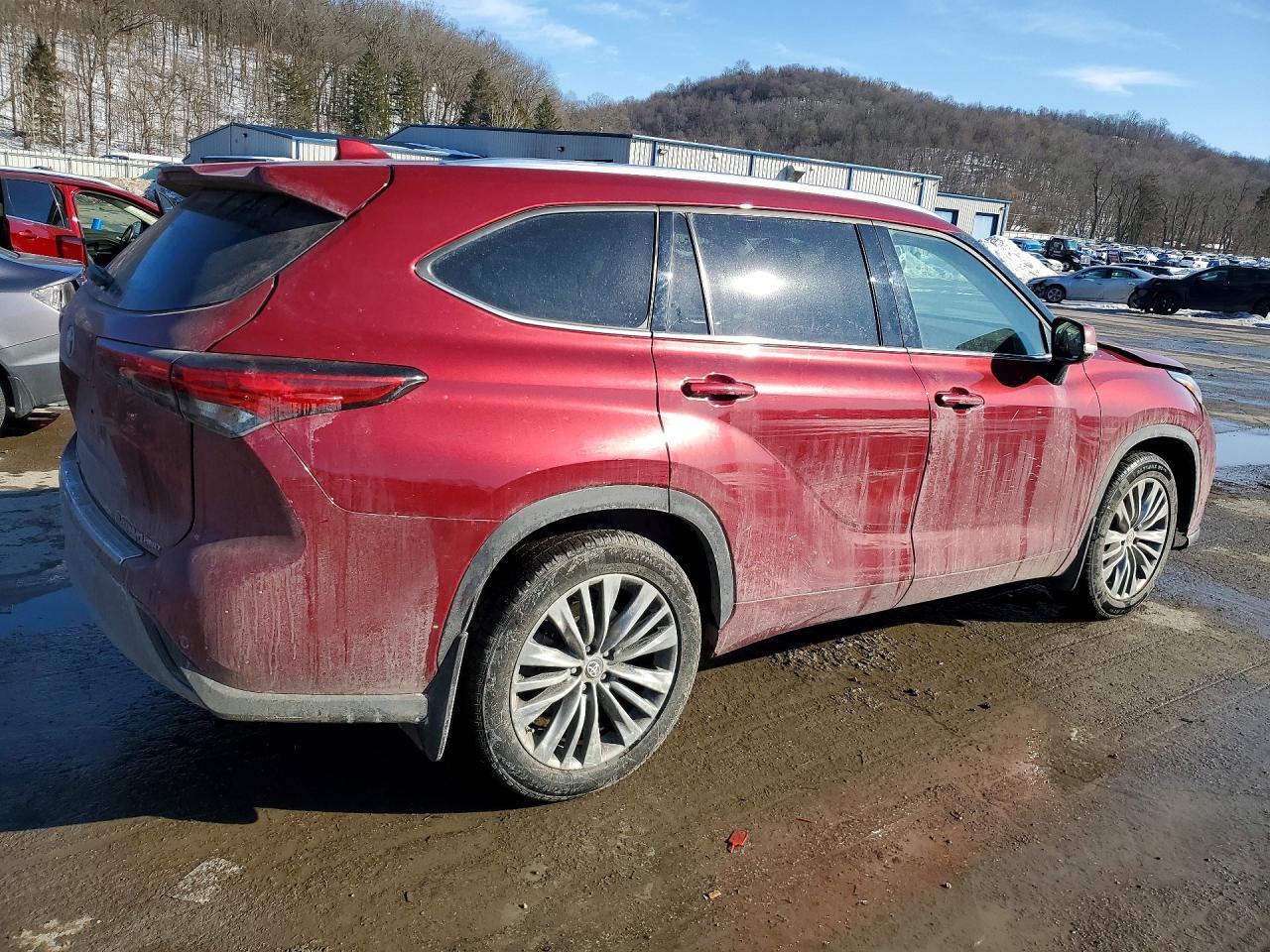 2021 Toyota Highlander Platinum - Image 3