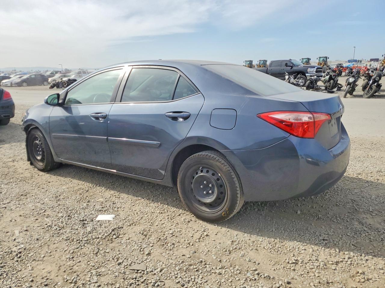 2018 Toyota Corolla Le - Фото 2