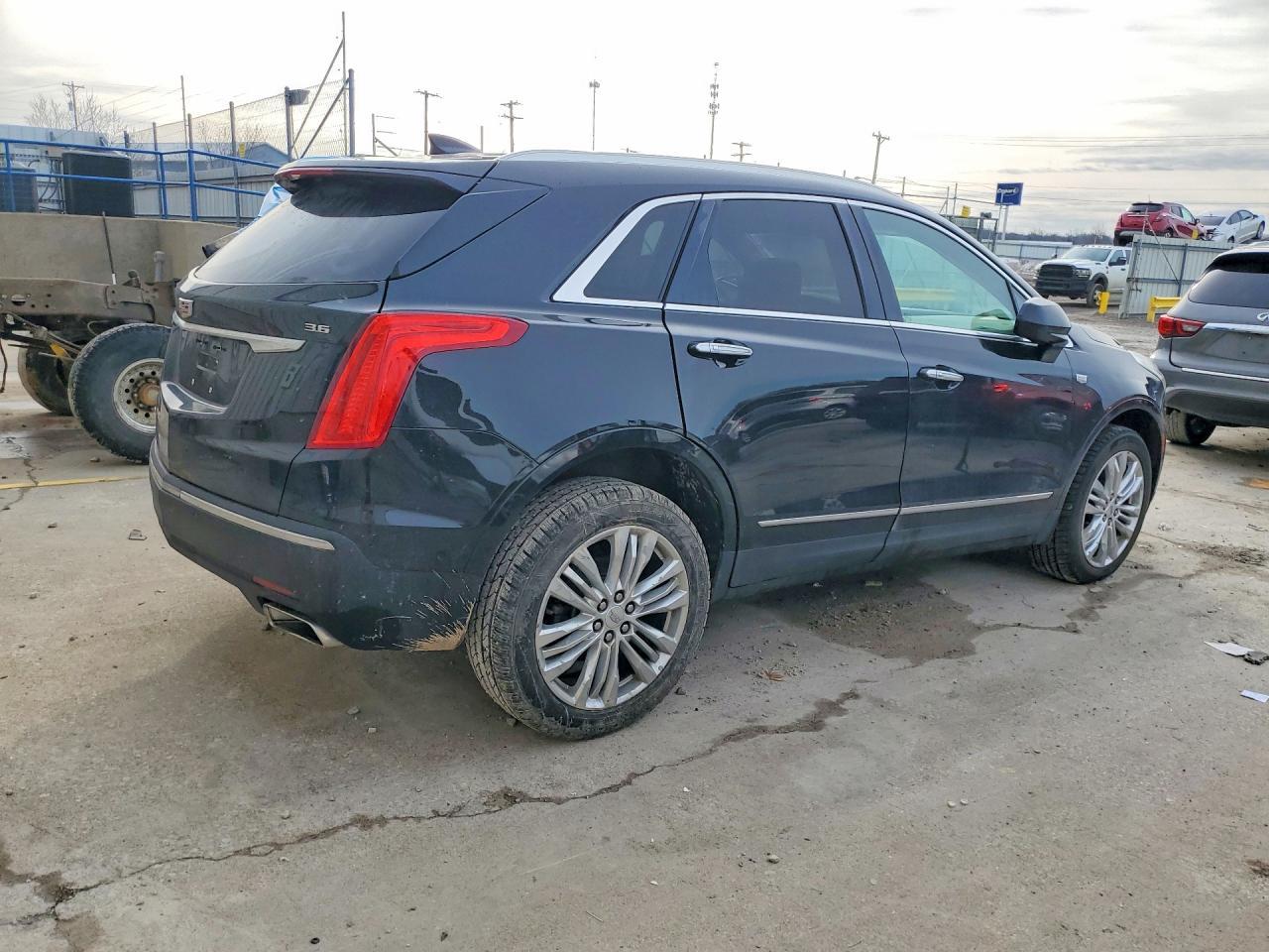 2018 Cadillac Xt5 Premium Luxury - Image 3