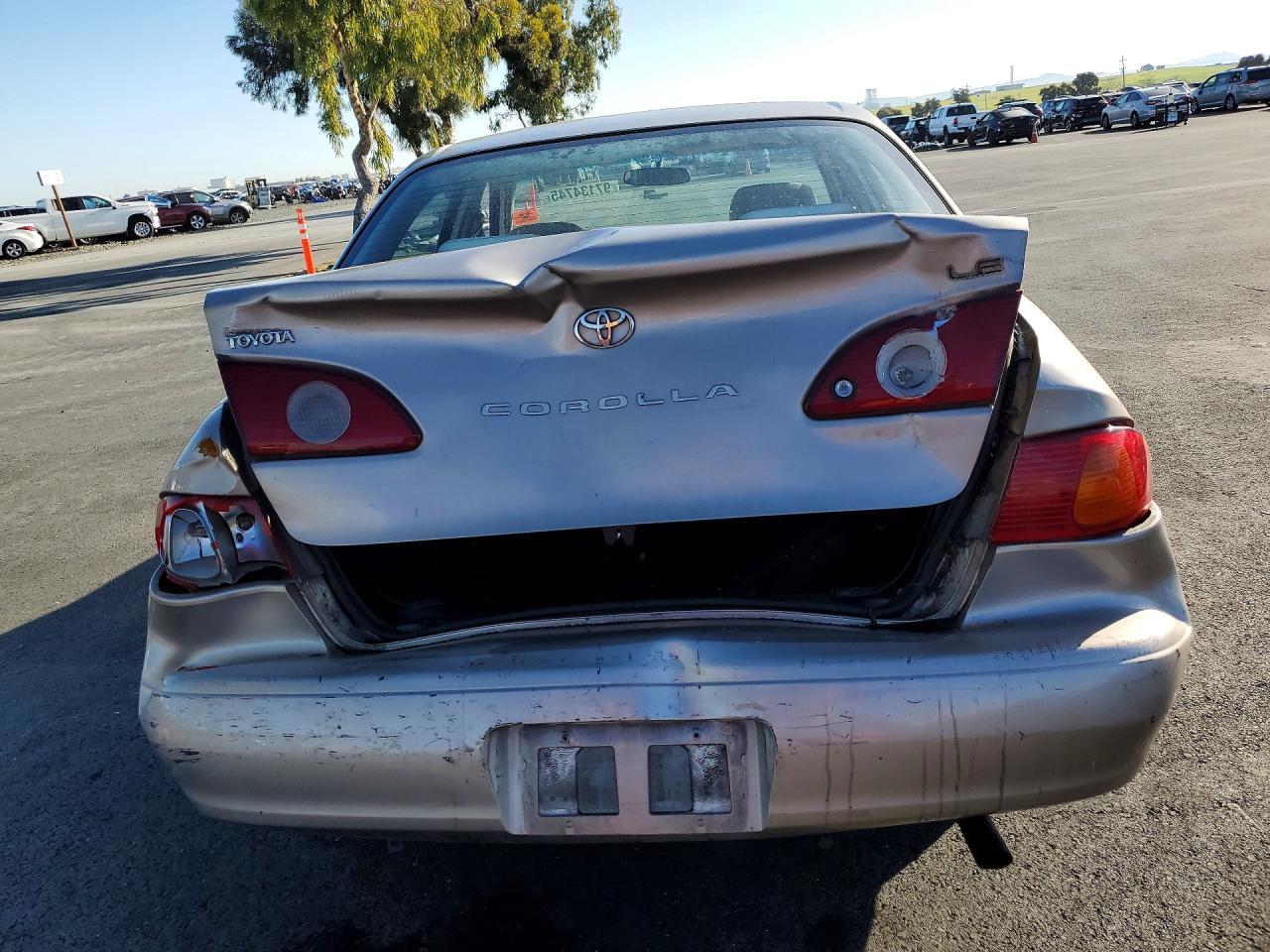 2001 Toyota Corolla Le - Image 6