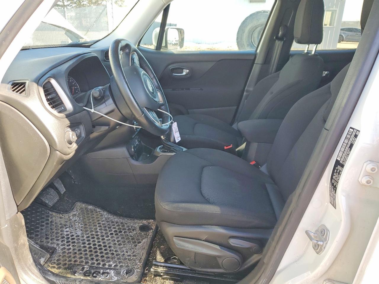 2016 Jeep Renegade Latitude - Image 7