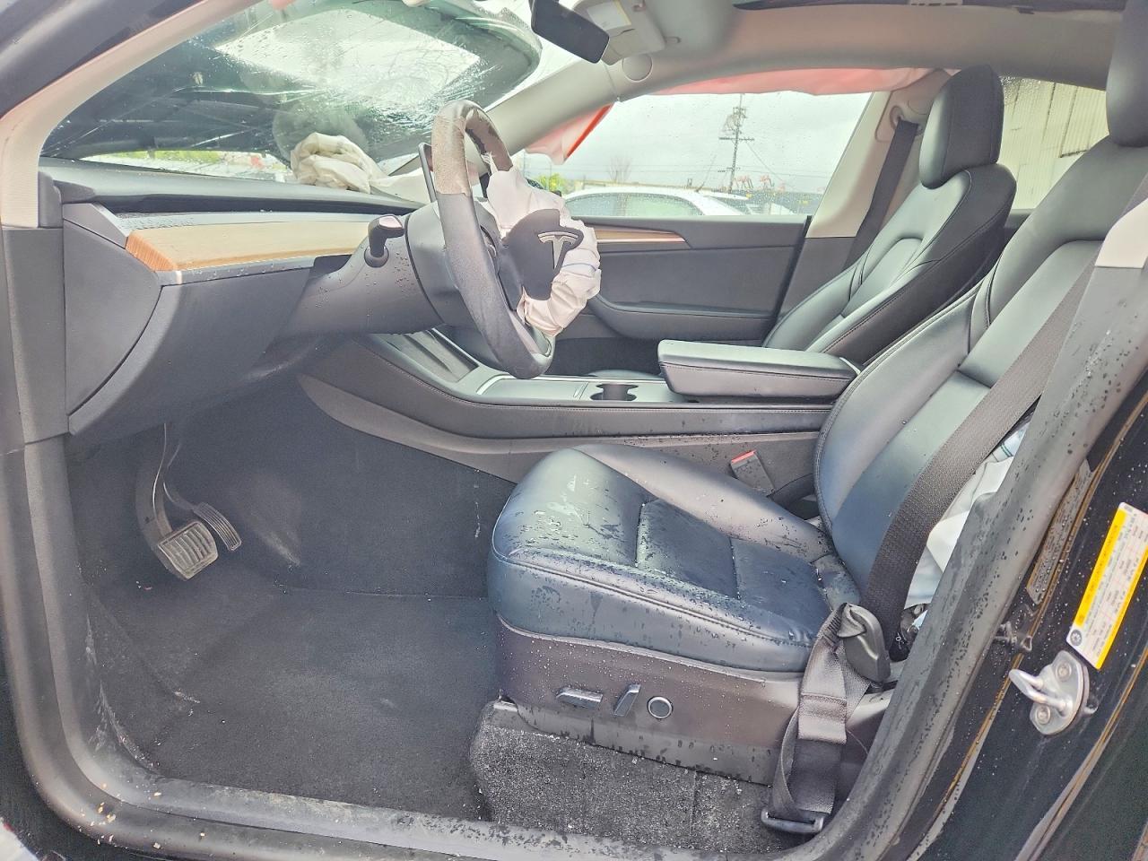 2023 Tesla Model Y - Image 7