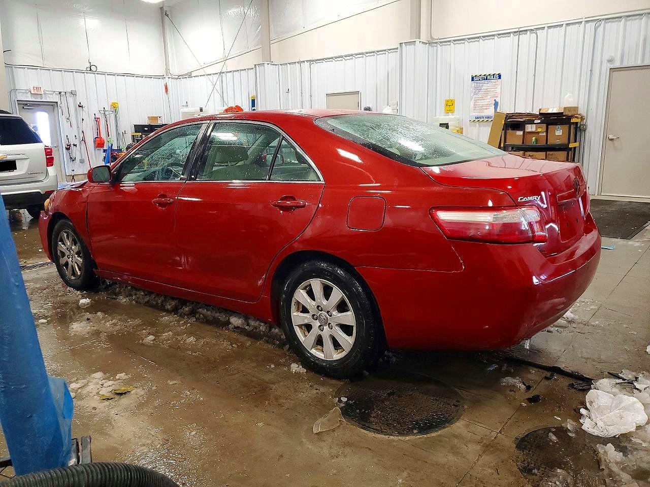 2009 Toyota Camry - Фото 2