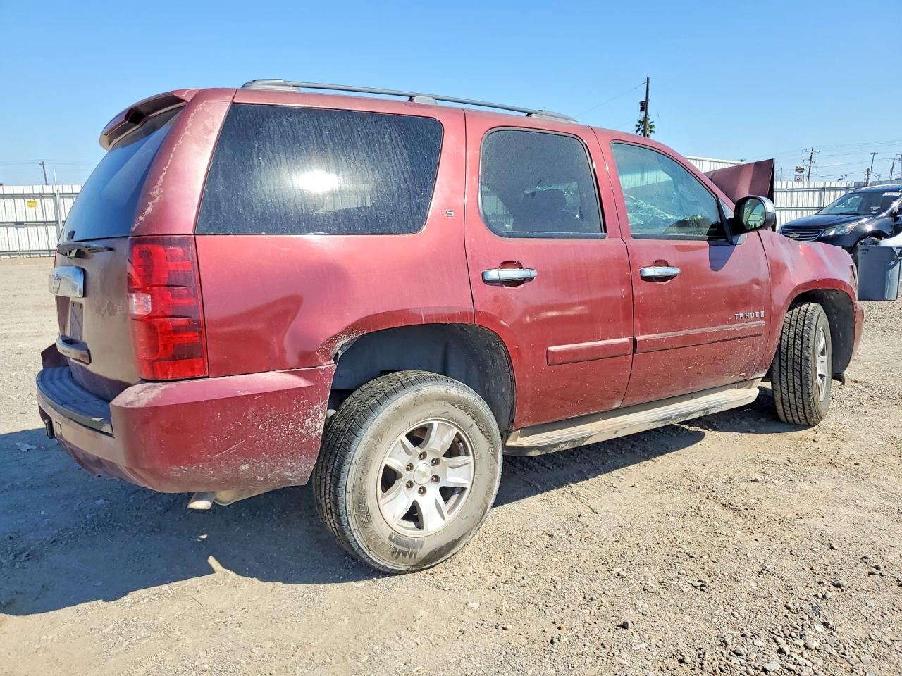 2008 Chevrolet Tahoe C1500 - Image 3