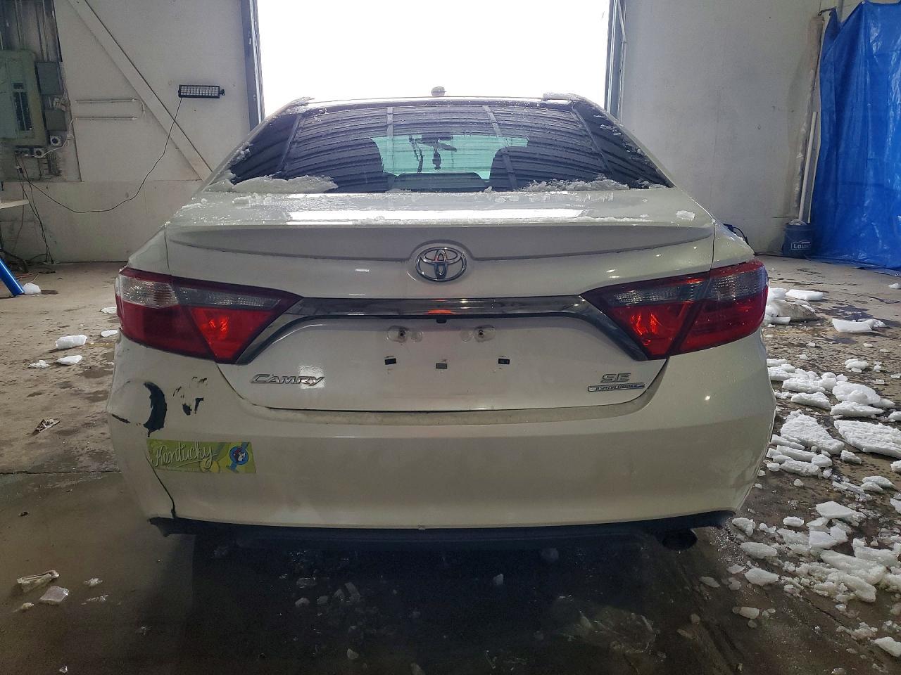 2016 Toyota Camry Le - Фото 6