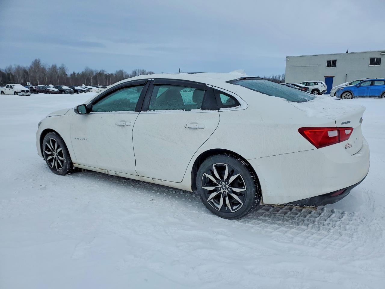 2017 Chevrolet Malibu Lt - Image 2