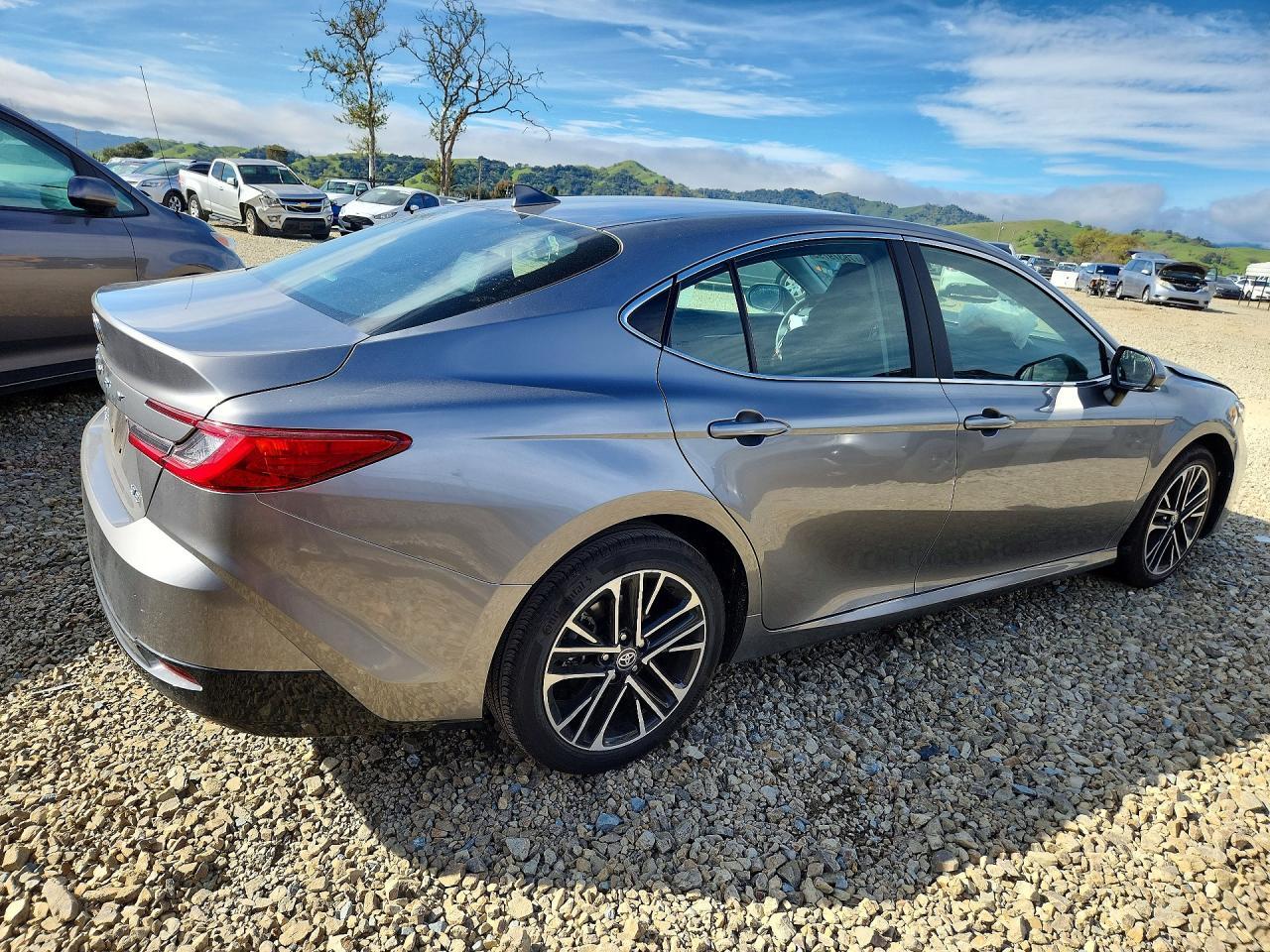 2025 Toyota Camry Xle - Image 3