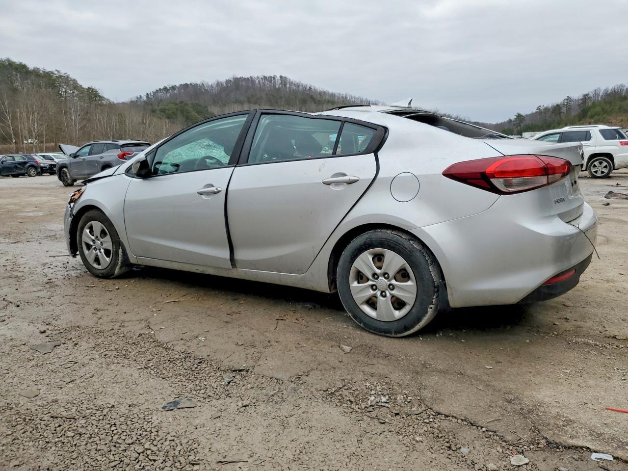 2018 Kia Forte Lx - Image 2