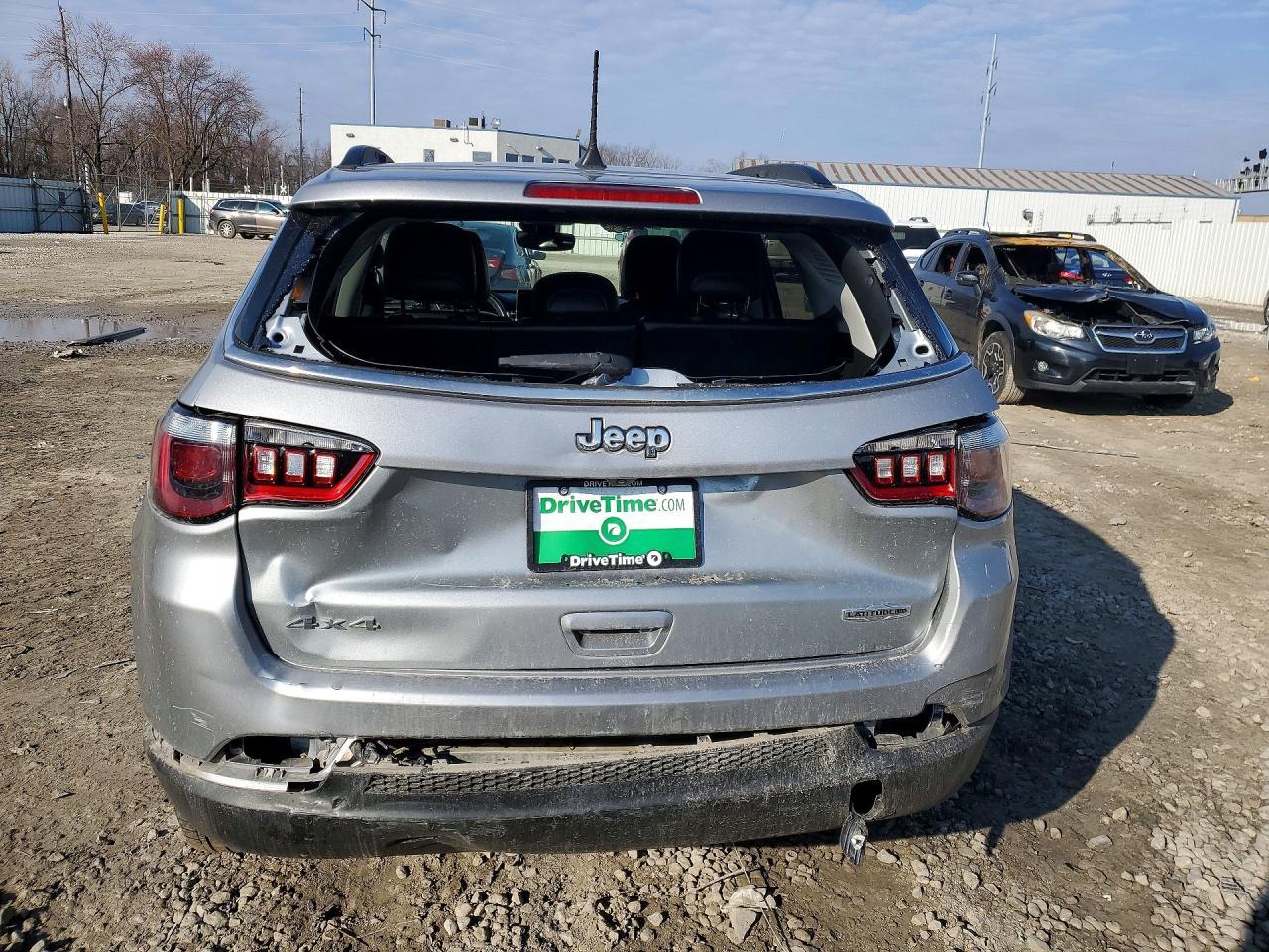 2022 Jeep Compass Latitude Lux - Image 6
