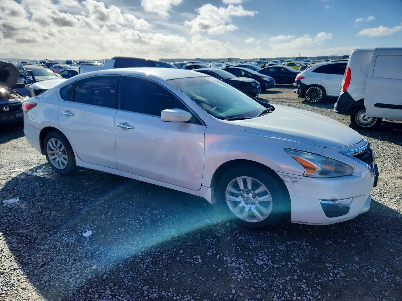 2015 Nissan Altima 2.5 - Image 4