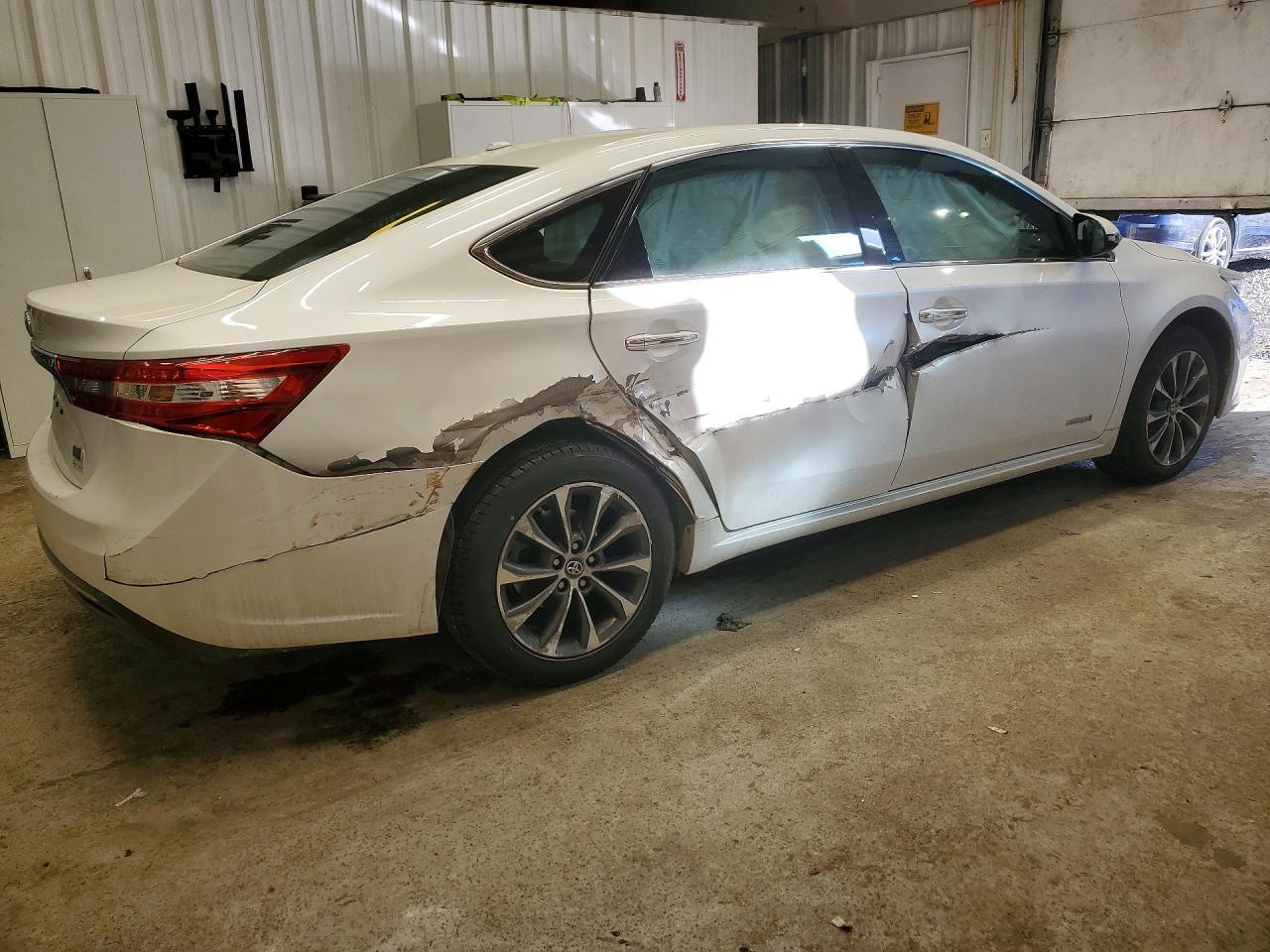 2016 Toyota Avalon Hybrid - Фото 3