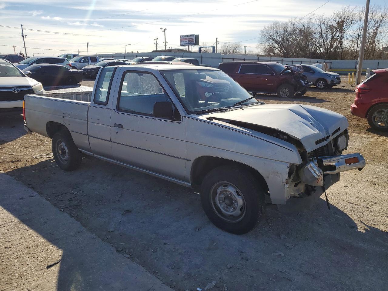 1986 Nissan D21 King Cab - Фото 4