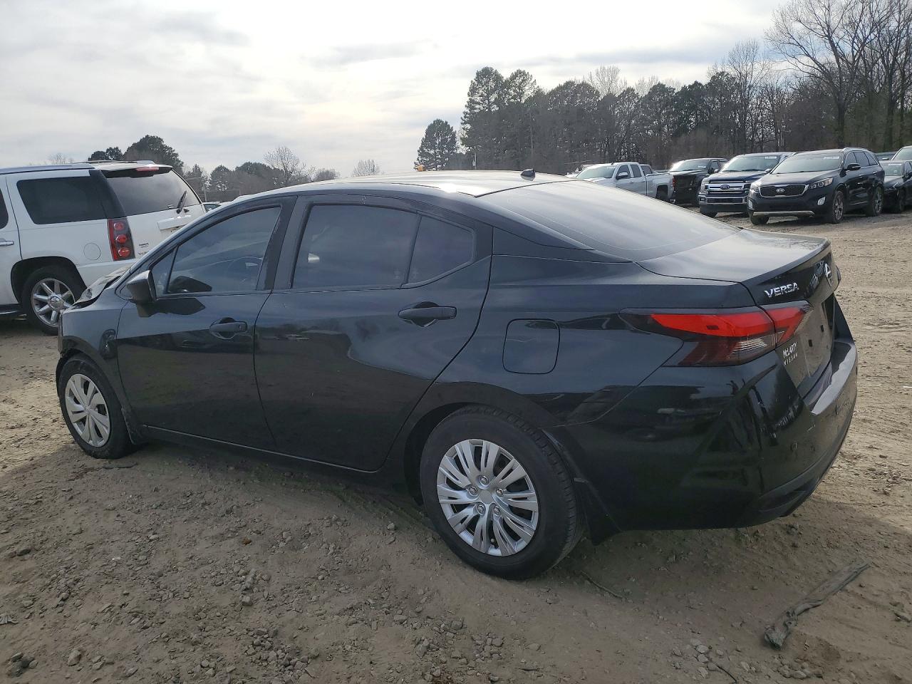 2020 Nissan Versa S - Фото 2