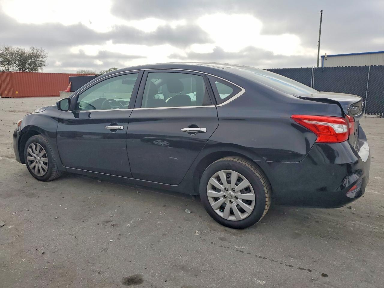 2019 Nissan Sentra S - Фото 2