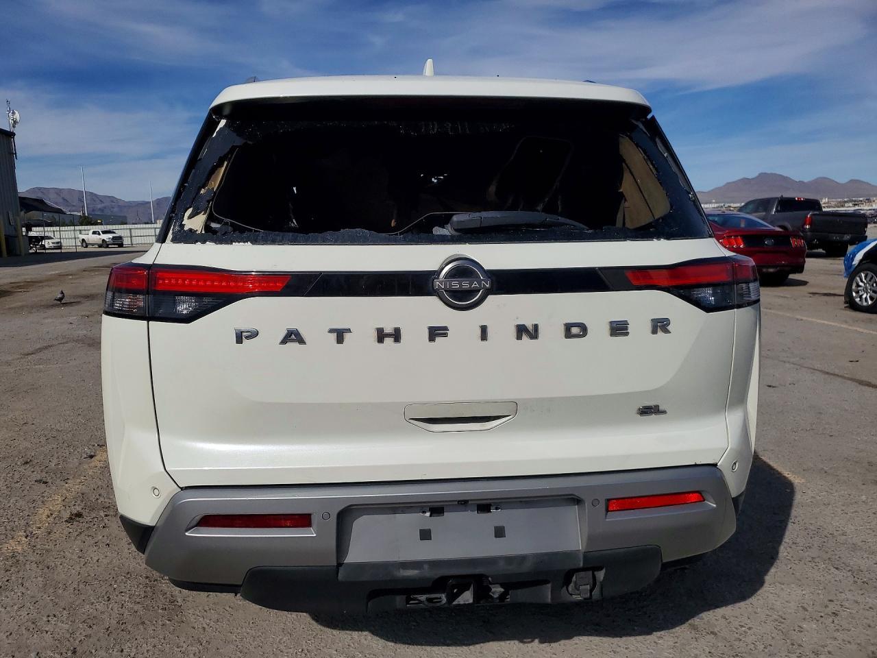 2022 Nissan Pathfinder Sl - Фото 6