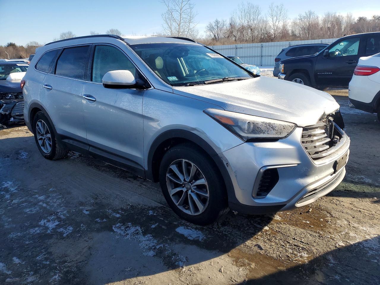 2017 Hyundai Santa Fe Se - Image 4