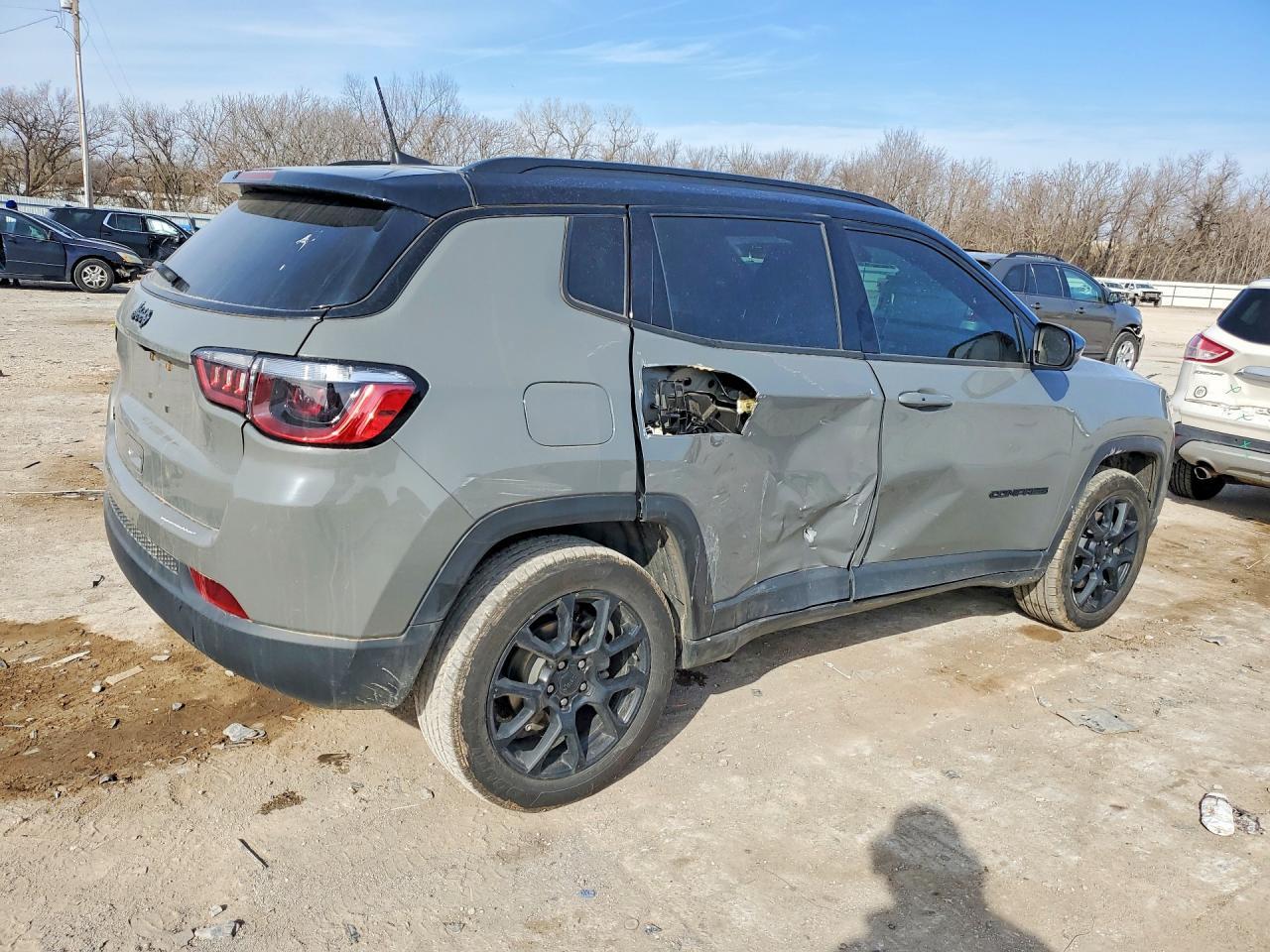 2023 Jeep Compass Latitude - Фото 3