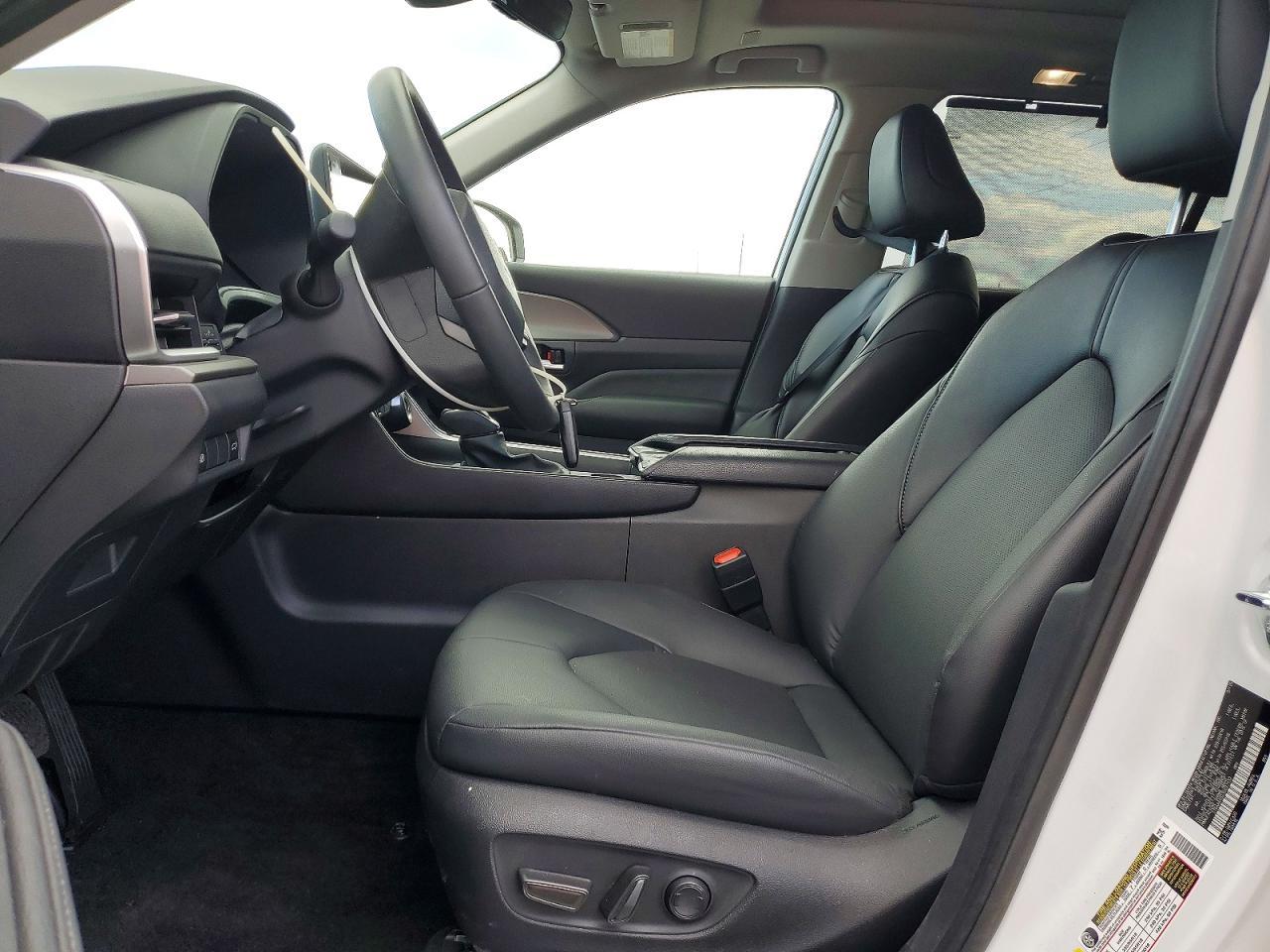 2025 Toyota Grand Highlander Le - Фото 7