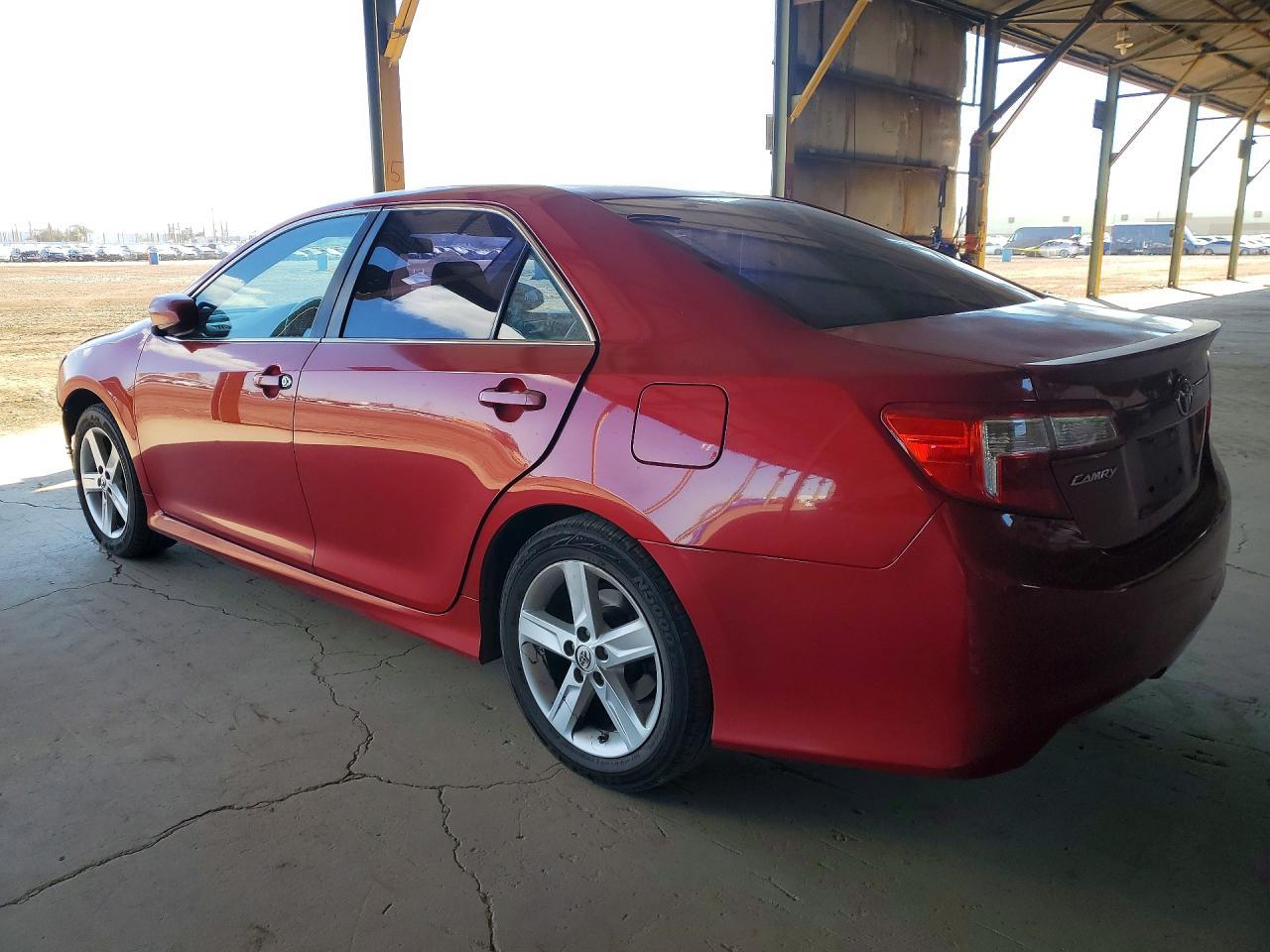 2014 Toyota Camry L - Фото 2