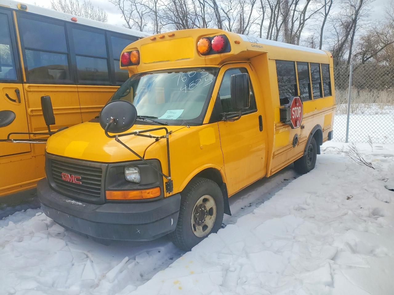 2009 GMC Micro Bird G3500 - School Bus - Фото 2