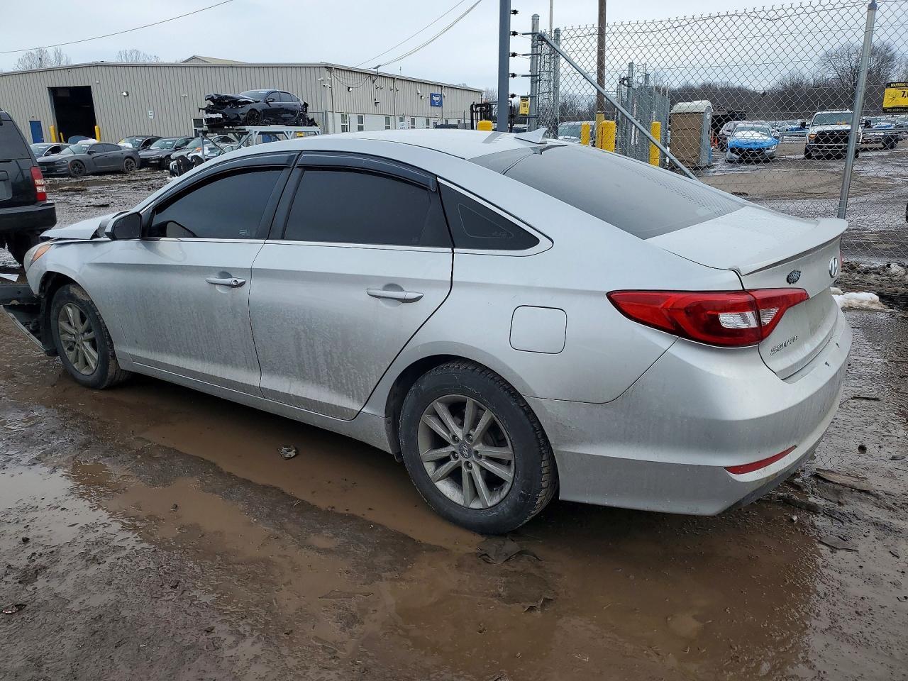 2015 Hyundai Sonata Se - Image 2
