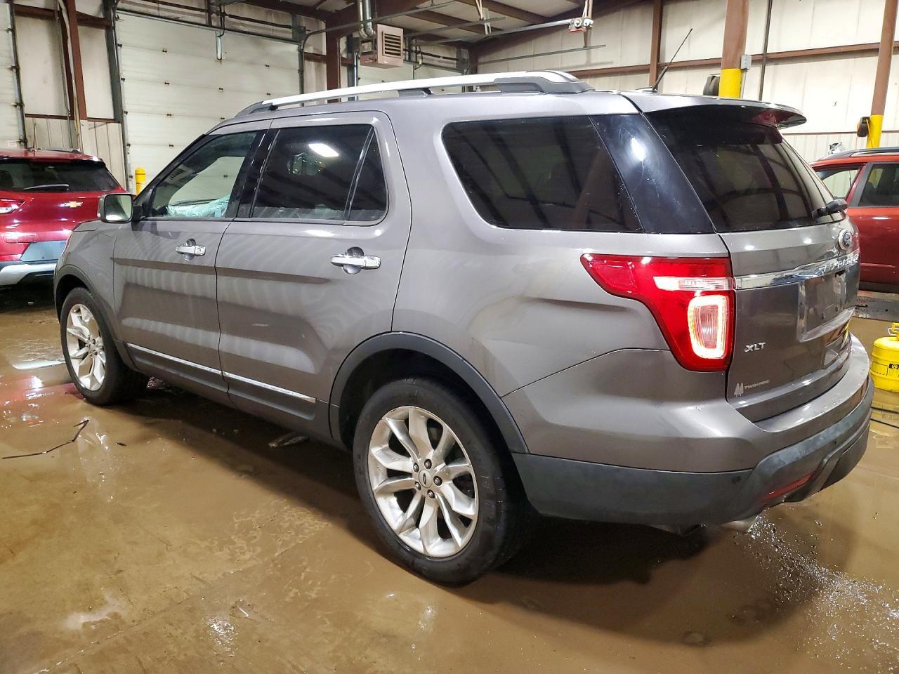2014 Ford Explorer Xlt - Image 2