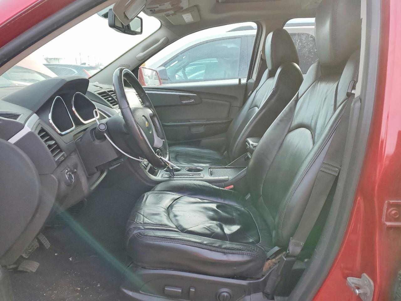 2012 Chev Traverse L - Фото 7